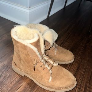 Ugg boots / size 9 / worn one time